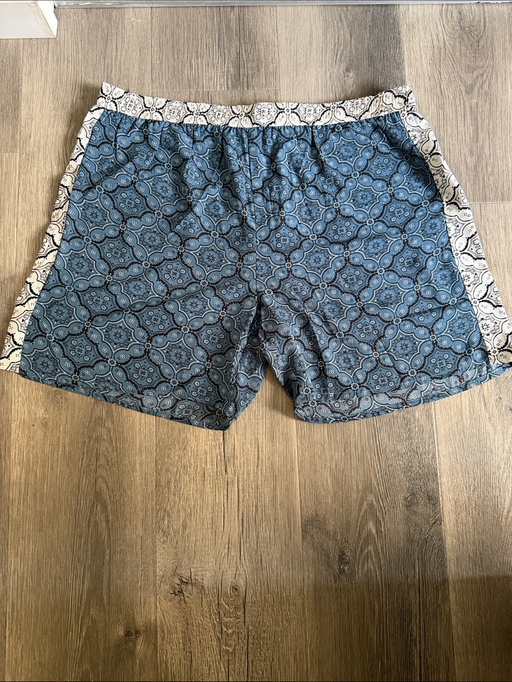 Weekend Suzanne Betro Blue Patterned Shorts with White Side Panels